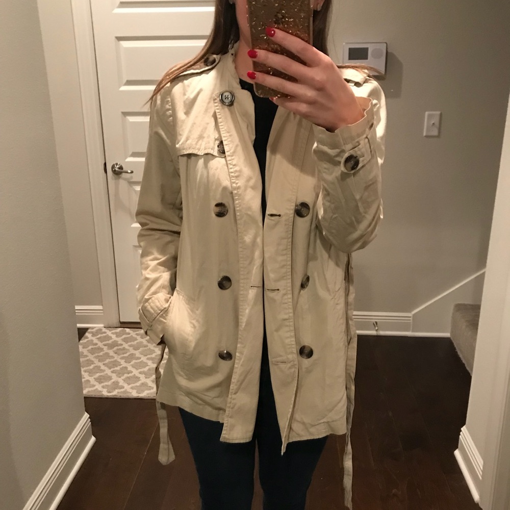 Khaki Gap Trench coat